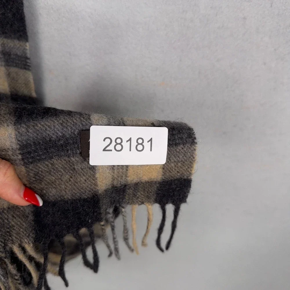 Amicale Scarf One Size Black Plaid 100% Cashmere Fringed Classic Luxury